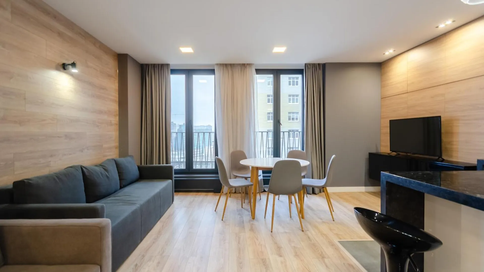 Petrovdom Apartments 18-199 In Rc New York Concept House, Antonovycha 74 基輔